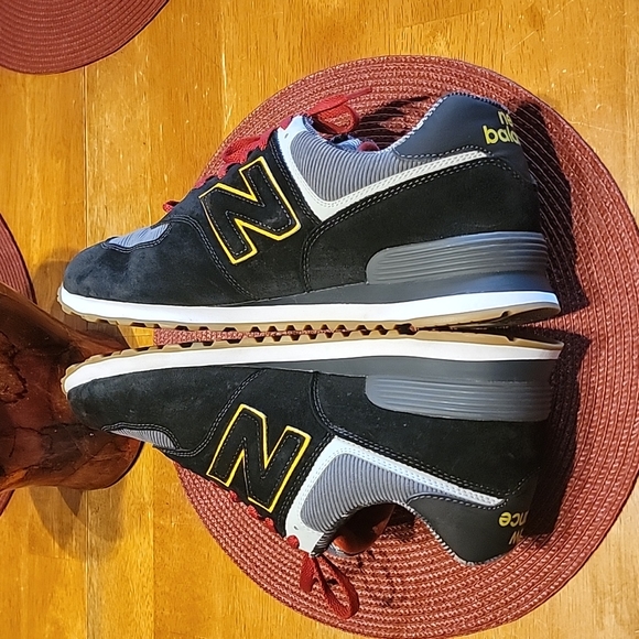 New Balance 574. Size 13 - Picture 7 of 11